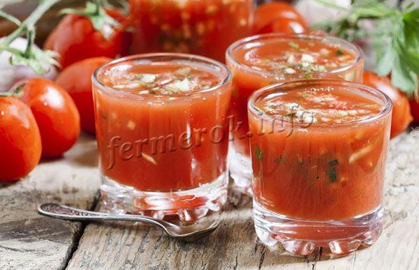 Благодаря мясистой мякоти из помидор сорта Орлиный клюв получаются очень вкусные заправки, соусы, томатный сок
